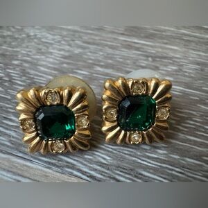 Vintage gold tone square earrings with green gemstone and 4 clear gemstones